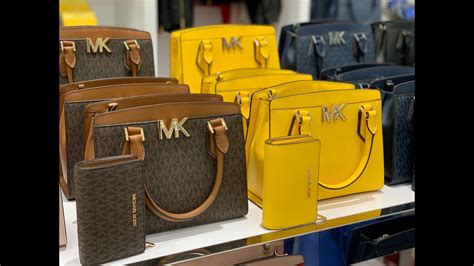 michael Kors Outlet luggage sale